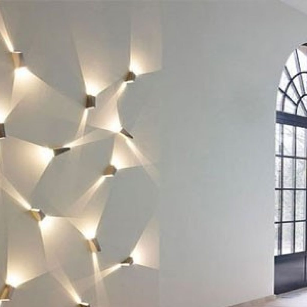 استفاده از دیوار شاخص با نورپردازی در دکوراسیون داخلی